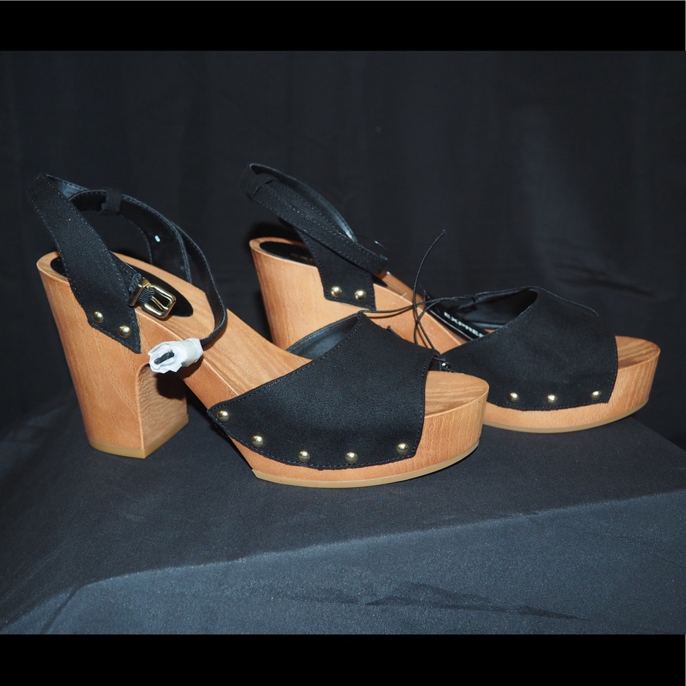 Shoes - Picture 2 of 7